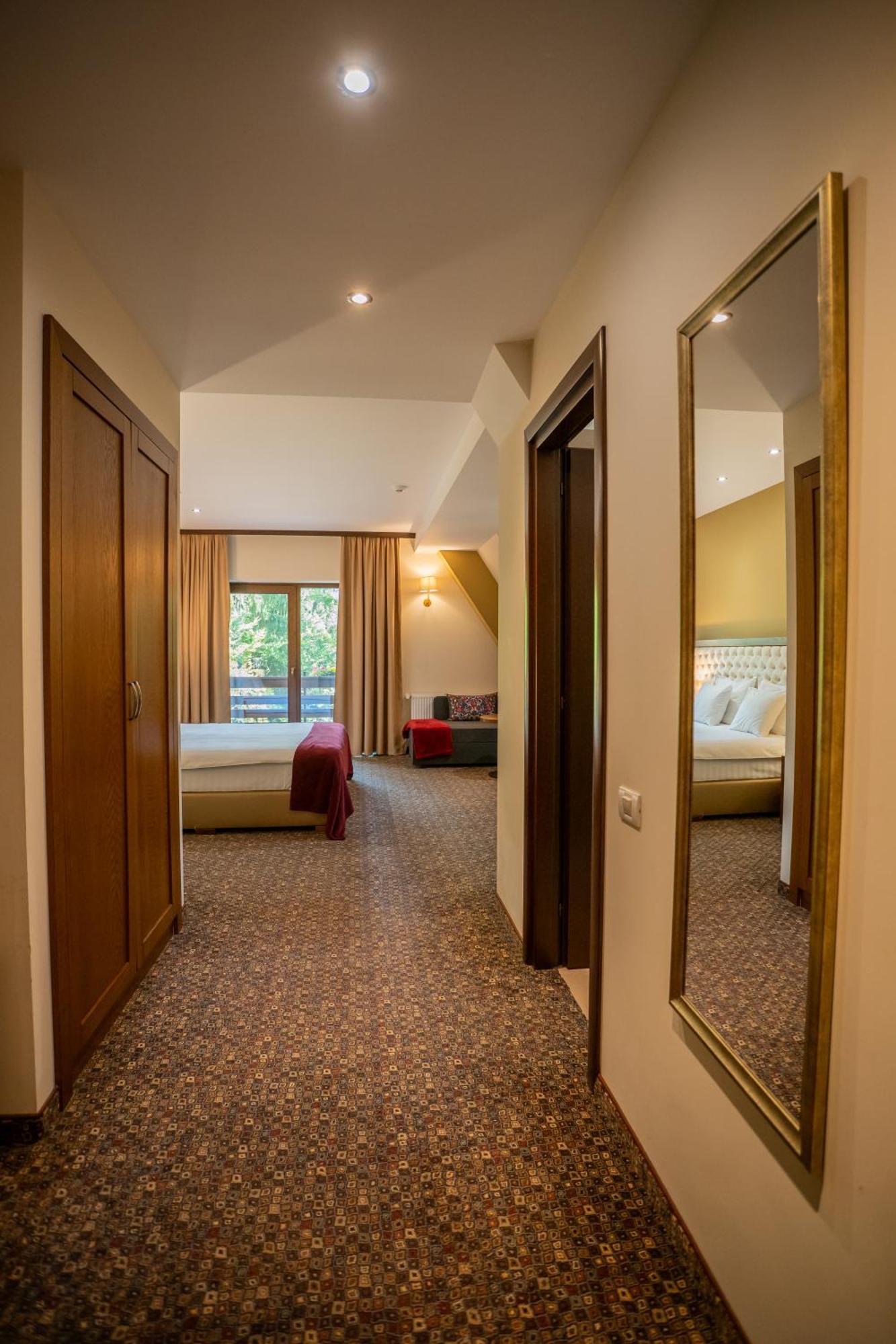 Opus Villa Sinaia Exterior photo Family room