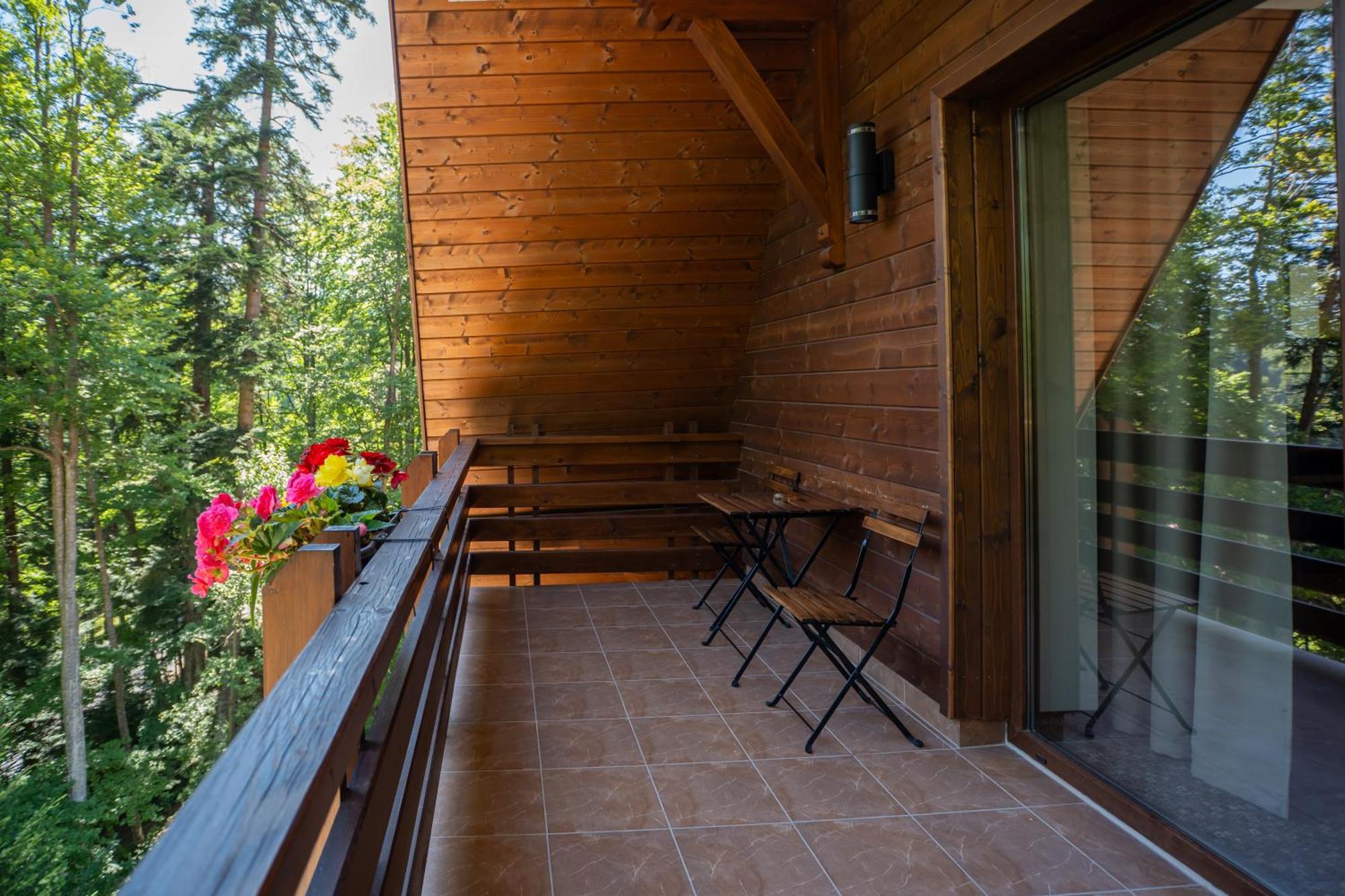 Opus Villa Sinaia Exterior photo A balcony