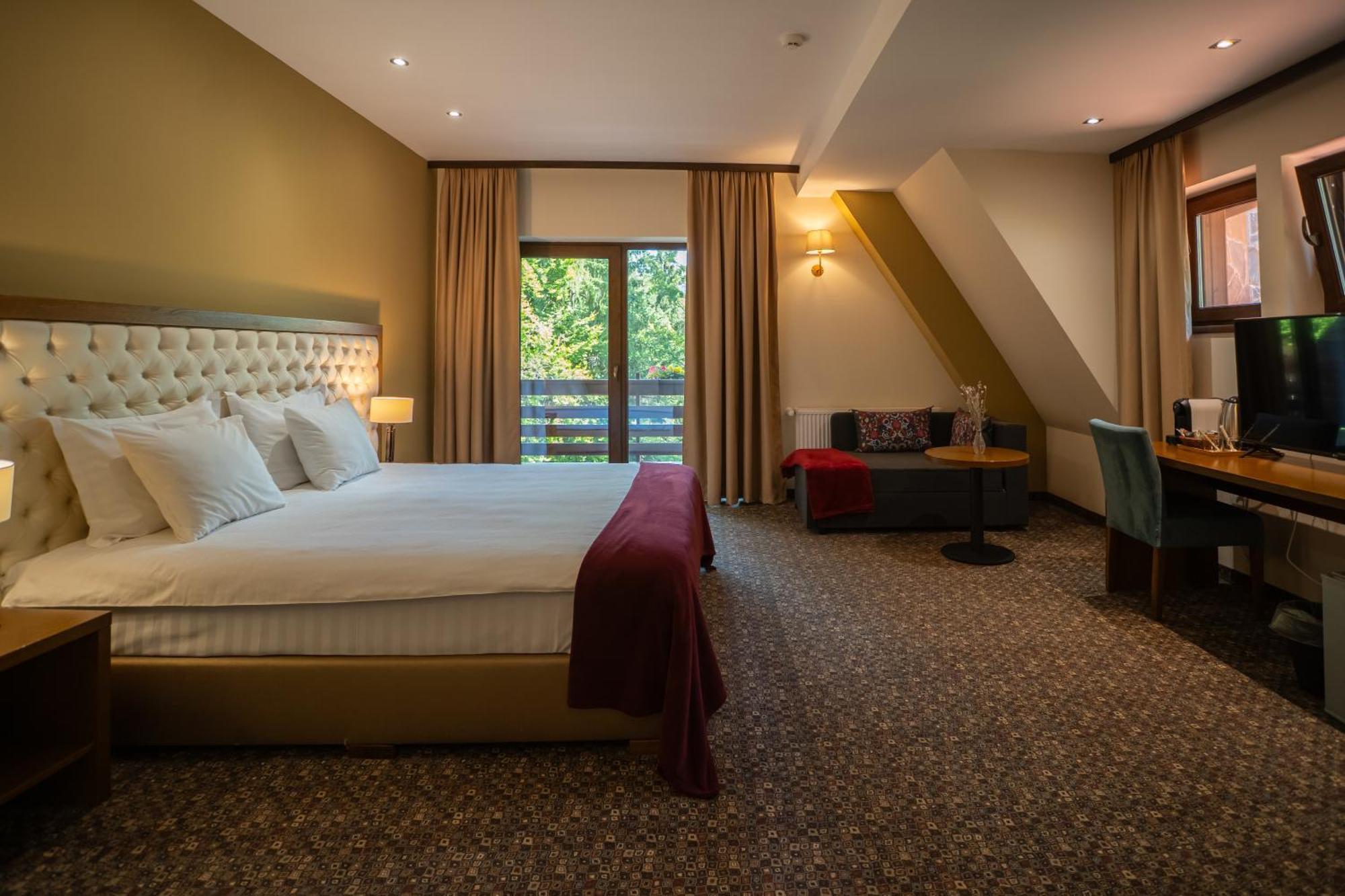 Opus Villa Sinaia Exterior photo A room at the hotel