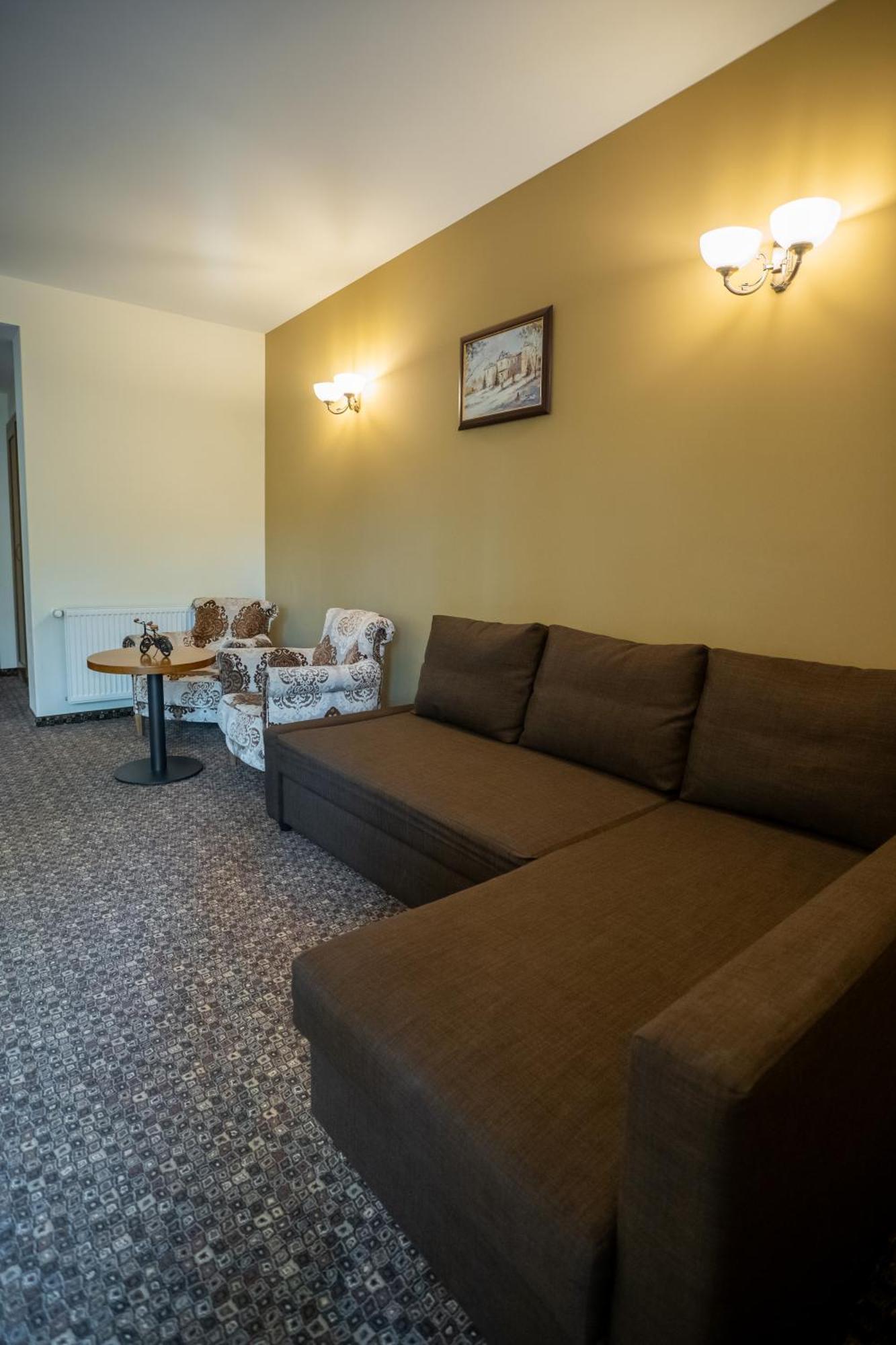 Opus Villa Sinaia Exterior photo A typical hotel room in the Czech Republic