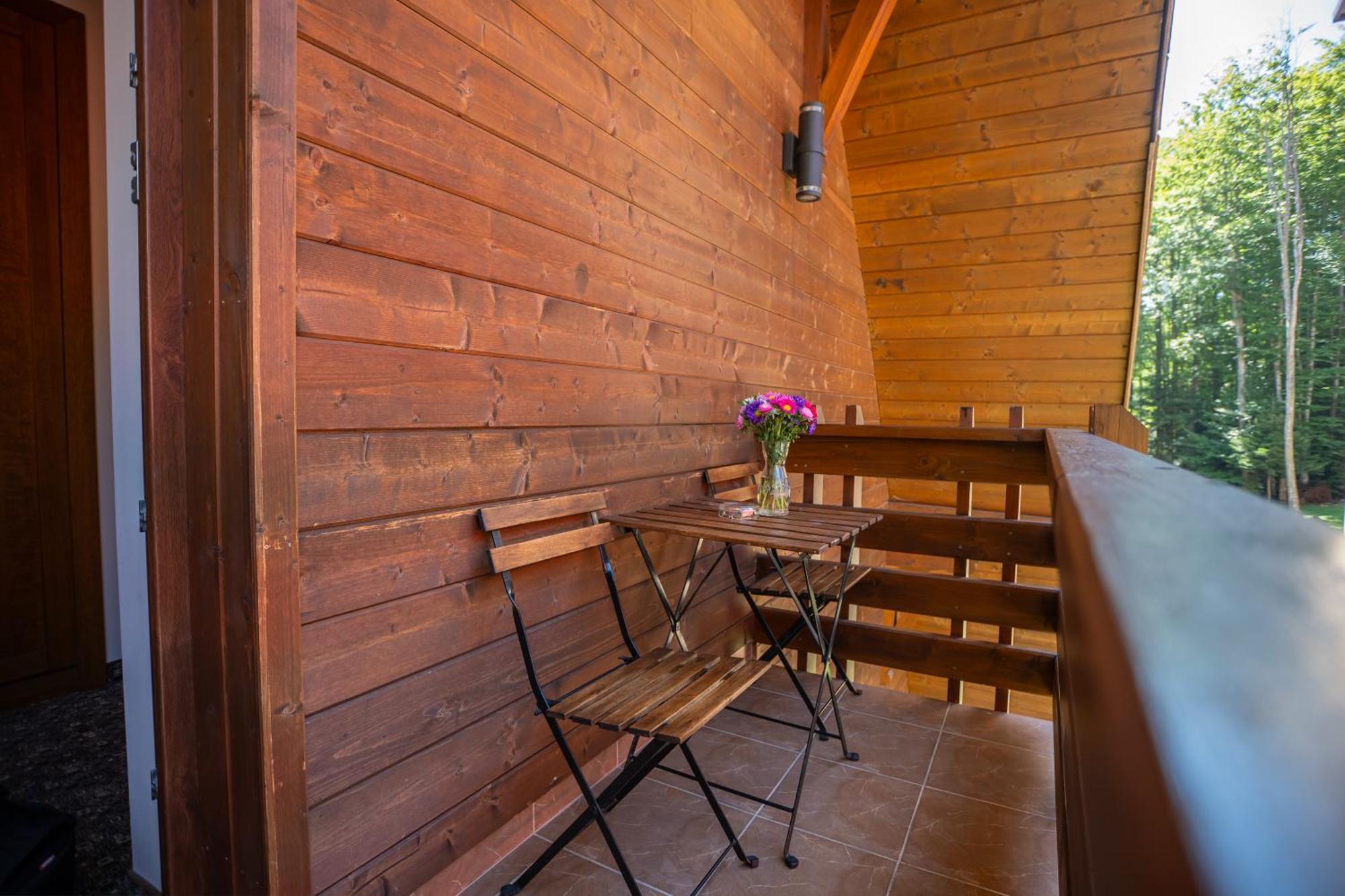 Opus Villa Sinaia Exterior photo A balcony